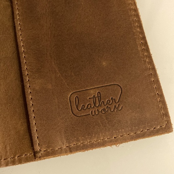 Leather Worx Full Grain Leather Organizer Checkbook Cover - Picture 4 of 6